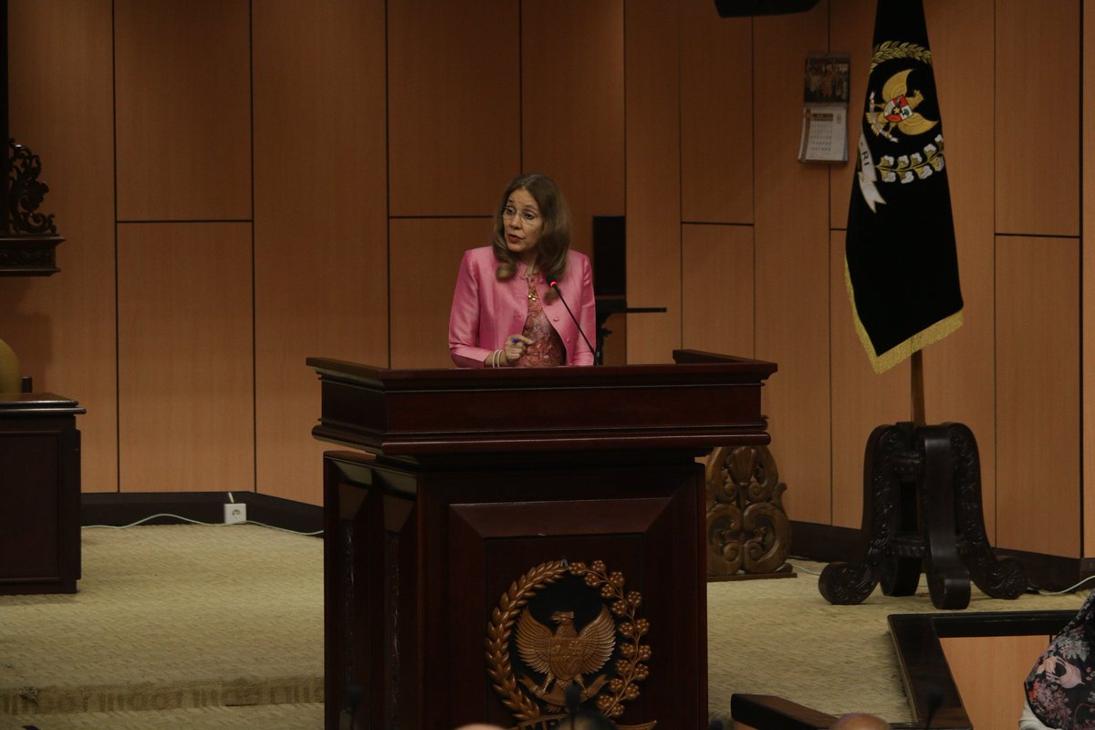 SabharwalGita's tweet photo. In a world where divisions are becoming more visible across societies, Indonesia’s leadership matters. Through peacekeeping, diplomacy, and principled leadership, Indonesia continues to advance peace globally.

This spirit was echoed by President @Prabowo at the 2025 @UN General Assembly, where he called on nations to draw closer together and strengthen a multilateral order rooted in dialogue, cooperation, and shared responsibility.