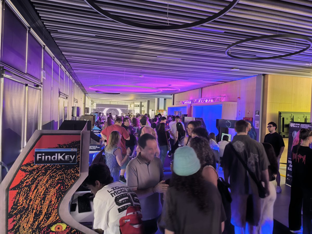 Fejuves's tweet photo. Ya estamos en marcha 
Match in Games La feria de emprendimiento y empleo en #Videojuegos de @udit_es 
Un honor participar con los cracks 
@Tibetanotk y @bati https://t.co/eOLnnLm4wT