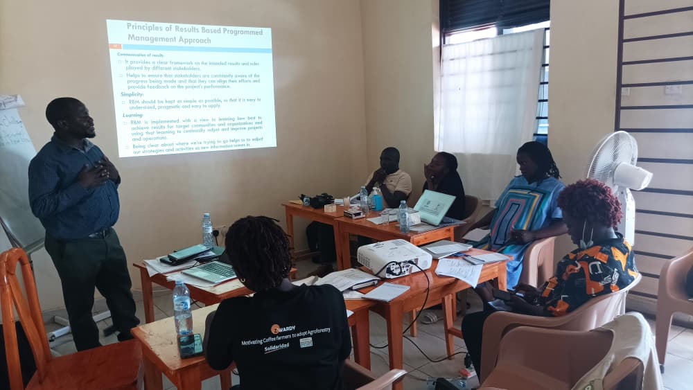 afce_uganda's tweet photo. @afce_uganda with support from @ViAgroforestry conducted a 3 day training for project staffs under ICANSLIB-RCC Project. The training focussed on Result Based Monitoring and Reporting to enhance project implementation processes.
#CapacityBuilding #MonitoringAndEvaluation #Impact https://t.co/RwYRC9XndQ