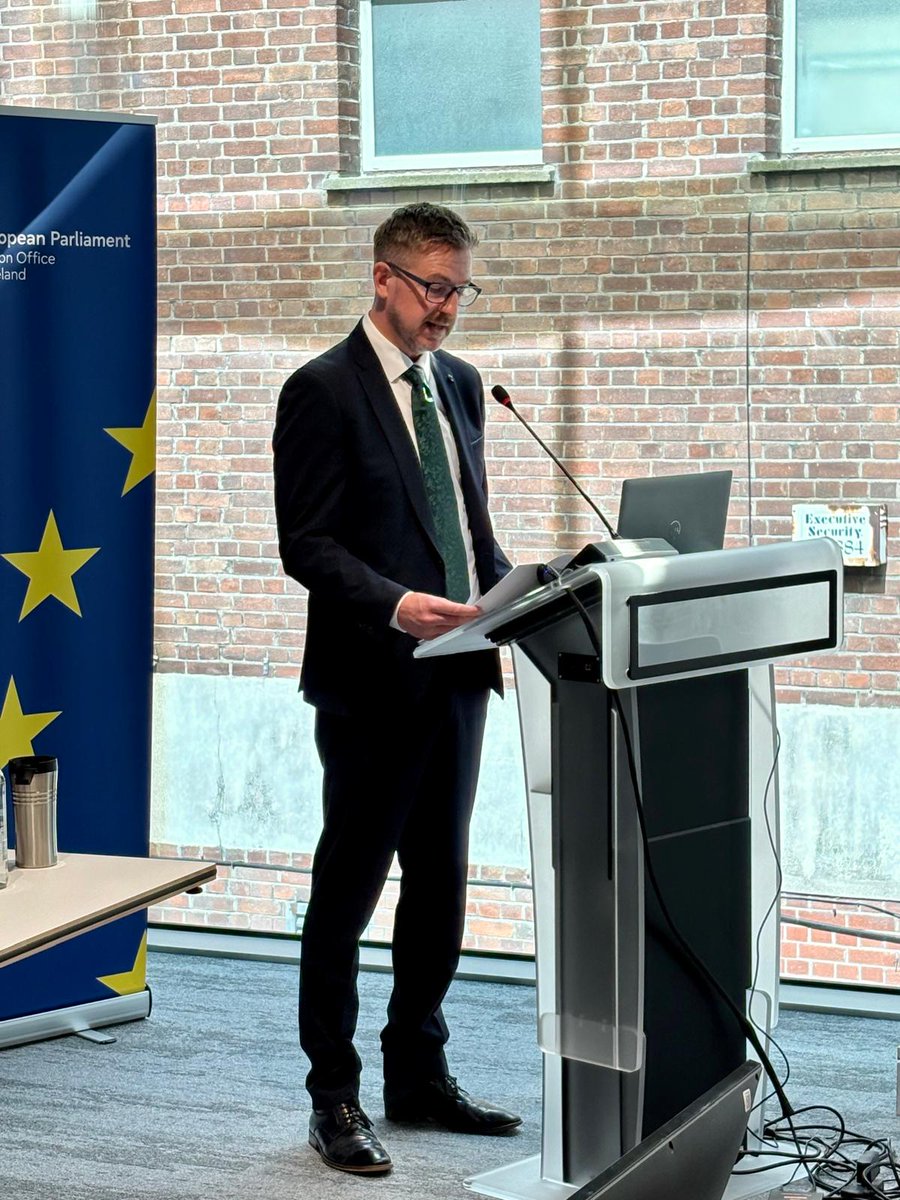 EESC_REX's tweet photo. 🇮🇪🤔Reflections on the 🇪🇺🇬🇧reset from post#Brexit stabilisation to strategic partnership

💡Professor @DPhinnemore putting the reset in context 
&amp; 
💪Colin McCabrey from @Inter_Trade on cross-border opportunities in the UK-EU relationship https://t.co/6K43eB6SXu