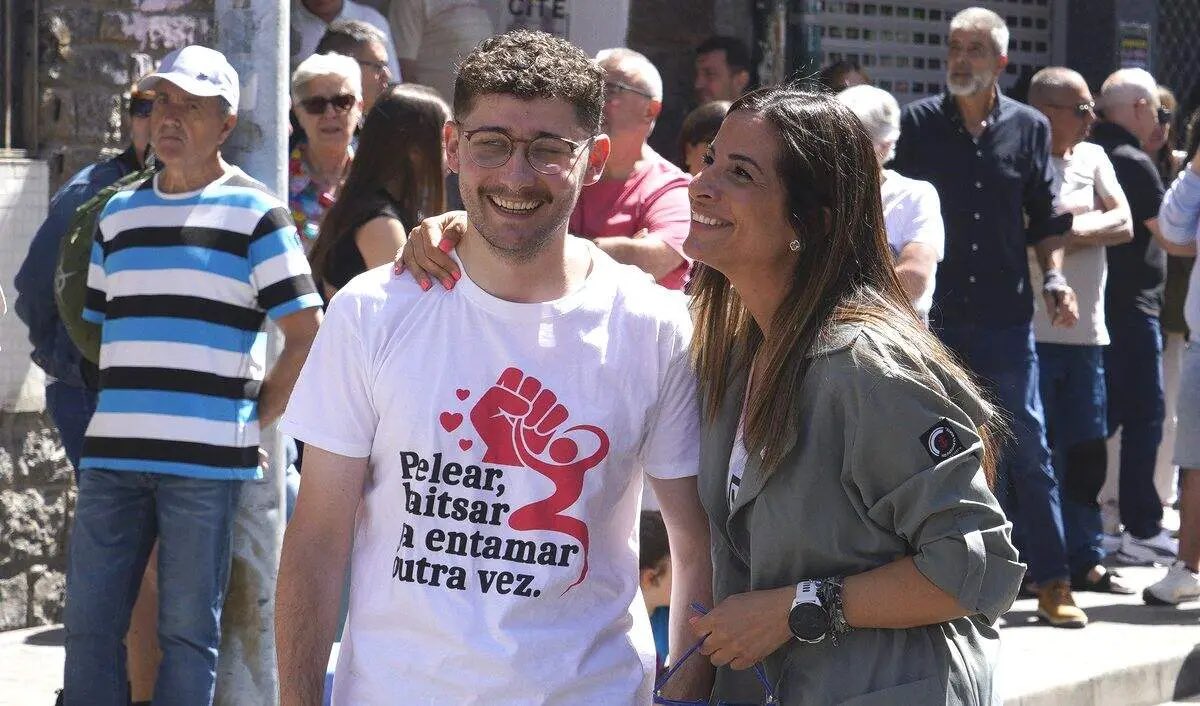 Nuri_Rubio's tweet photo. Es una buena noticia para León que una persona tan preparada y comprometida como @sercfer lidere una formación política histórica como es @iuleon 

Hoy le pude dar la enhorabuena personalmente, además es un orgullo que sea de la tierrina. Adelante ✊🏽

Foto: César Sánchez. https://t.co/xaprb9pkbo