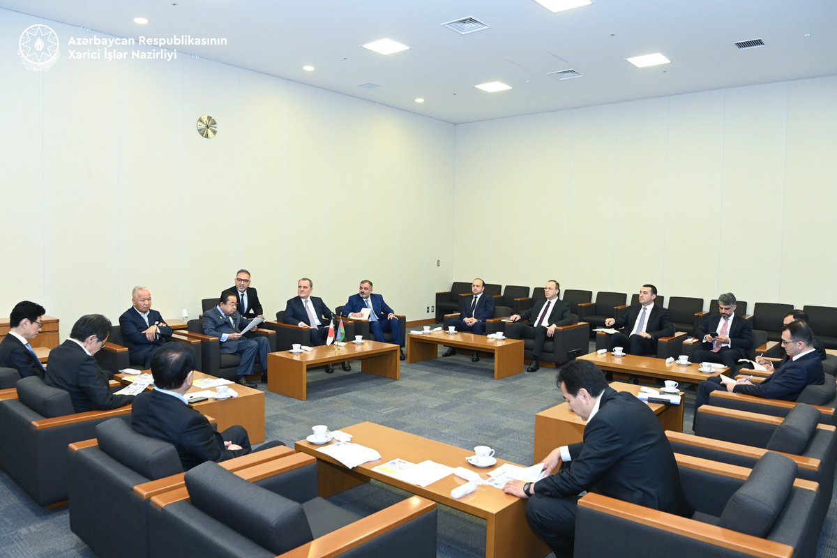AzerbaijanMFA's tweet photo. Nazir Ceyhun Bayramovun Yaponiya-Azərbaycan Parlamentlərarası Dostluq Liqasının üzvləri ilə görüşünə dair mətbuat məlumatı

⬇️⬇️⬇️

https://t.co/euEjpLdgmK https://t.co/tBd2op7nsw