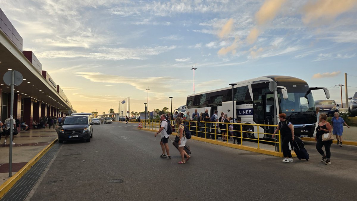 Ktel_cha_rethim's tweet photo. 🚌ΝΕΑ ΔΡΟΜΟΛΟΓΙΑ ΑΠΟ &amp; ΠΡΟΣ ΑΕΡΟΔΡΟΜΙΟ ΧΑΝΙΩΝ 

✅ Από 13-30/6/2026 / From 13-30/6/2026 https://t.co/wMV3HFKi9W...

👉 ONLINE ΚΡΑΤΗΣΗ / ONLINE RESERVATION https://t.co/RXW9IrkuWa

🔗 https://t.co/x16wlYFg8R

🔴 ΑΠΟΣΤΟΛΗ ΜΑΣ… Ο ΠΡΟΟΡΙΣΜΟΣ ΣΑΣ! 
#ktelchaniarethimno https://t.co/FOzSiiRNnu