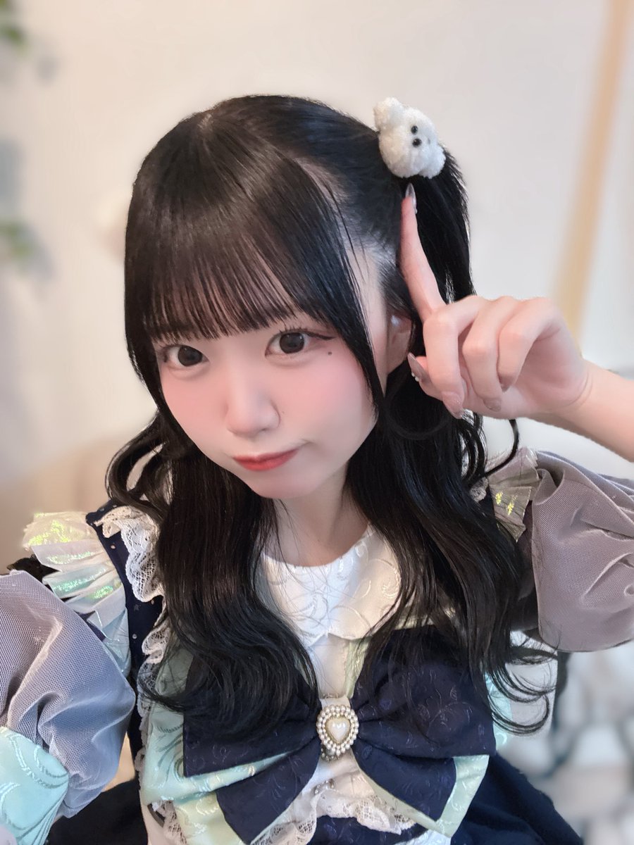 yorumeru_ayu's tweet photo. センクラｻﾝありがとうございました❕🌟

みんなで集合時間の1時間半くらい前に横浜に来ていつも行くパスタ屋さん行ってたい焼き買ってからライブしたよ〜ฅ^.ˬ.^ฅ
やっぱり広くて高いステージだぁい好きすぎる😣💚

次のライブはmist fesｻﾝです❕
まだまだお披露目曲増える予感、、💭ﾜｸﾜｸ https://t.co/H1DVuSm8OL