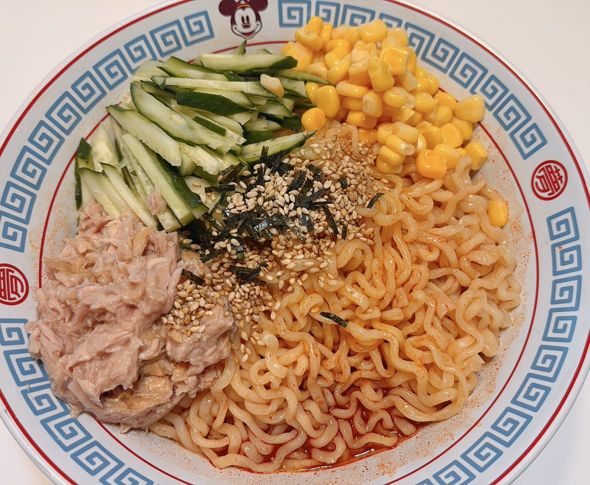 Beeee_day's tweet photo. 불닭냉라면 존맛...... https://t.co/VNbmaoNBqA