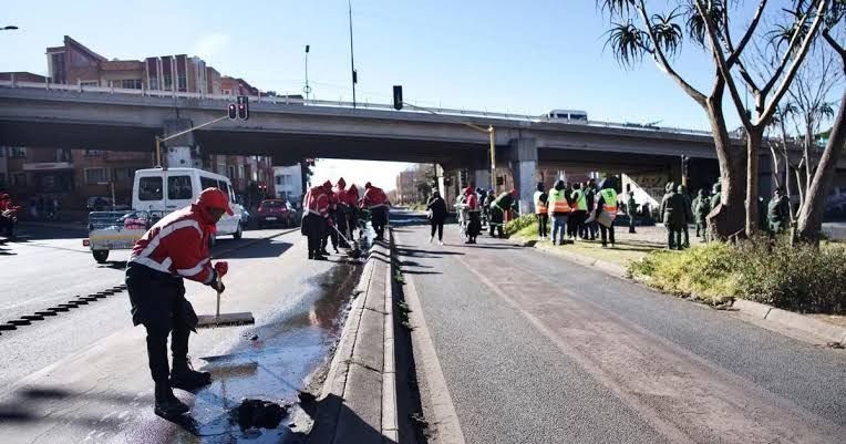 RSA_Broadcaster's tweet photo. Remember when G20 was in town...

Nothing since.

ANC, PA, EFF  and Al Jamah are scamsters... https://t.co/f8KqBrCpDd