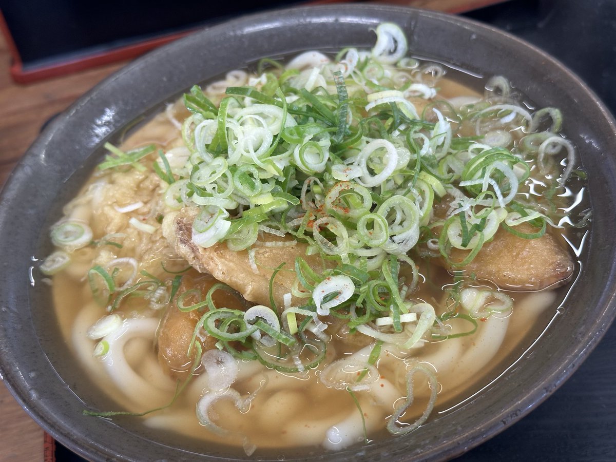 hamamaic's tweet photo. 久しぶりに福岡に帰ると1番に食べたいのは、ラーメンではなくうどんです🥹

ごぼう天うどん美味しい😋

#牧のうどん
#ごぼう天 https://t.co/zVTSc20N1b