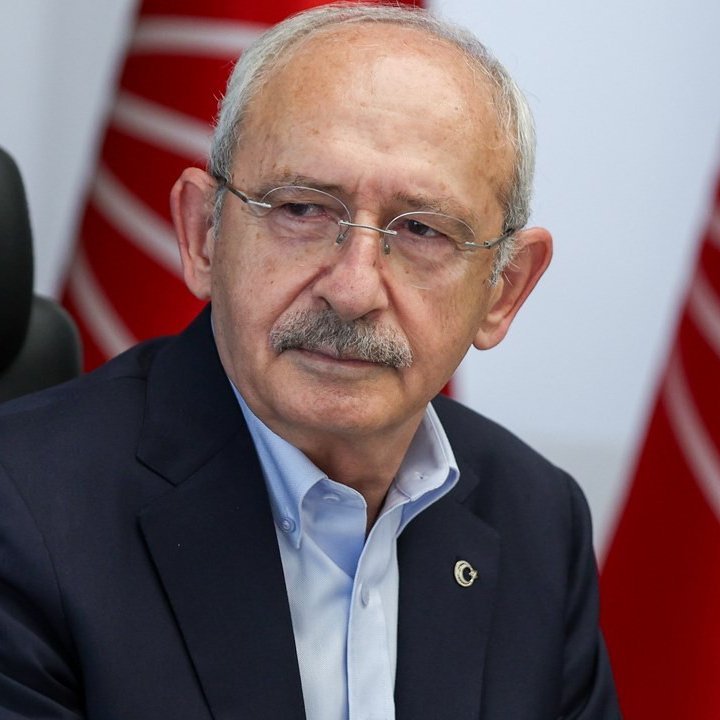 darkwebhaber's tweet photo. Son 1 haftada 8 sanatçı, eserlerinin Kılıçdaroğlu tarafından kullanılmasını yasakladı:

🔺️Zülfü Livaneli
🔺️Edip Akbayram (ailesi)
🔺️Suavi
🔺️Selda Bağcan
🔺️Sabahat Akkiraz
🔺️Ali Altay
🔺️Onur Akın
🔺️Grup Yorum https://t.co/yyOPnSdVvE