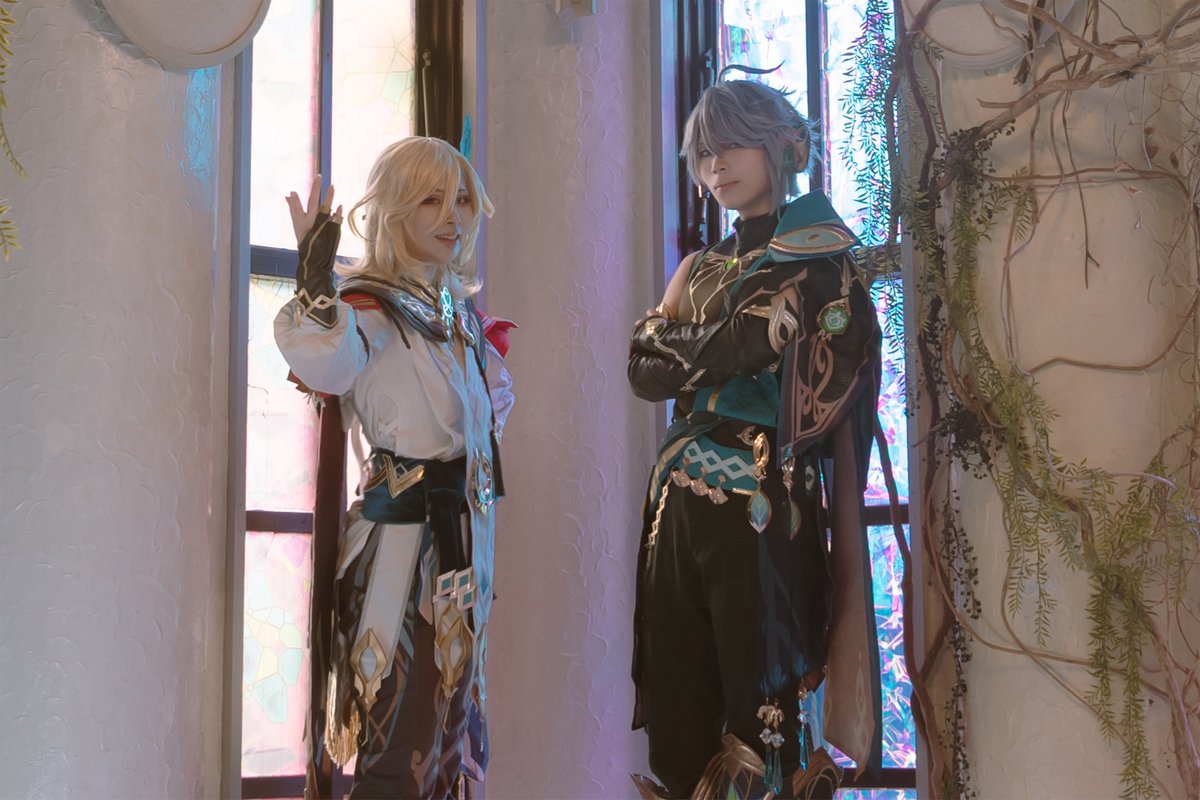 ryuya_KH's tweet photo. 【コスプレ写真】 
カーヴェ / 翔さん @sh0u_cos 
アルハイゼン / 龍弥 

　　「 ああ、君か 」
　　「 やあ！あなたも来たんだね！ 」  

撮影 くろさん @kuroxxetoile
#第2スタジオ小町 
#genshinimpactcosplay https://t.co/eGWRllZpgY