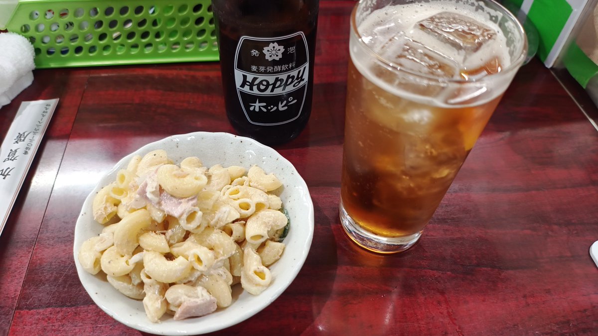 nick64810's tweet photo. カードゲームした後ってやはり酒飲みたくなるわよね…勝利の美酒！
上野で飲みたくなるけど９時近くになるとやはり最寄りで飲んじゃうわよね〜 https://t.co/qxWJrgs9LE