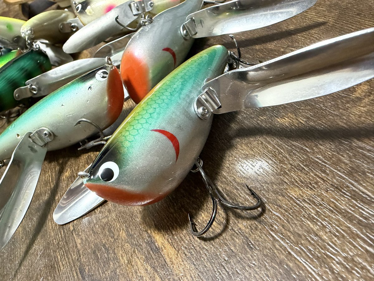 takekai4's tweet photo. 去年ぐらいから使ってるこのカラー
やっとメガネカラーのポプクロが出ます

『メガネワカサギ』👓

と言ってもあんだけ愛着あるポプクロなのにメガネカラーがこんなに遅く🤔❓

そんな訳無いじゃいですか！
長い期間テストしてる分
愛も解説も長いんでインスタの方で🔎🙏

 https://t.co/9YjUKVDT7t https://t.co/k9NPIY5CSl