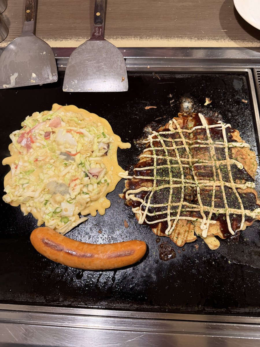 inoup's tweet photo. 今晩は、お好み焼きが無性に食べたくて家族でお好み焼きの道頓堀へ！

関東に居ても関西人としての義務？ww
ご馳走様でした😋 https://t.co/2YYRzHIXq8