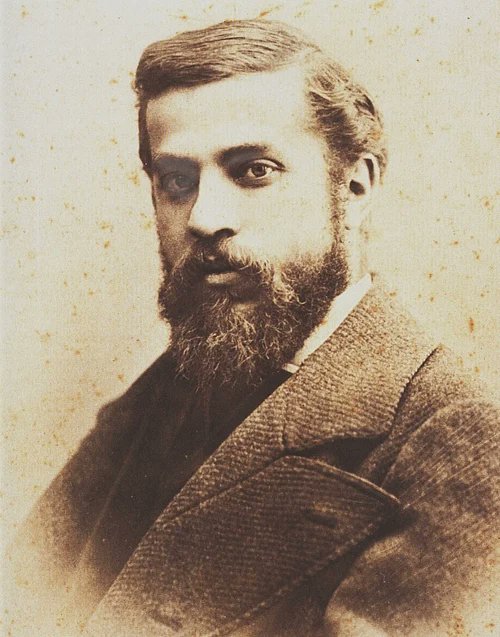 gencat's tweet photo. 💯 Un dia com avui de fa 100 anys moria Antoni Gaudí, una de les figures més universals i influents de l’arquitectura moderna. 

🌎 El seu llegat ha esdevingut símbol de Catalunya arreu del món. 

https://t.co/5IvmgyWxL6 #AnyGaudí https://t.co/6M0oiH3Cz1