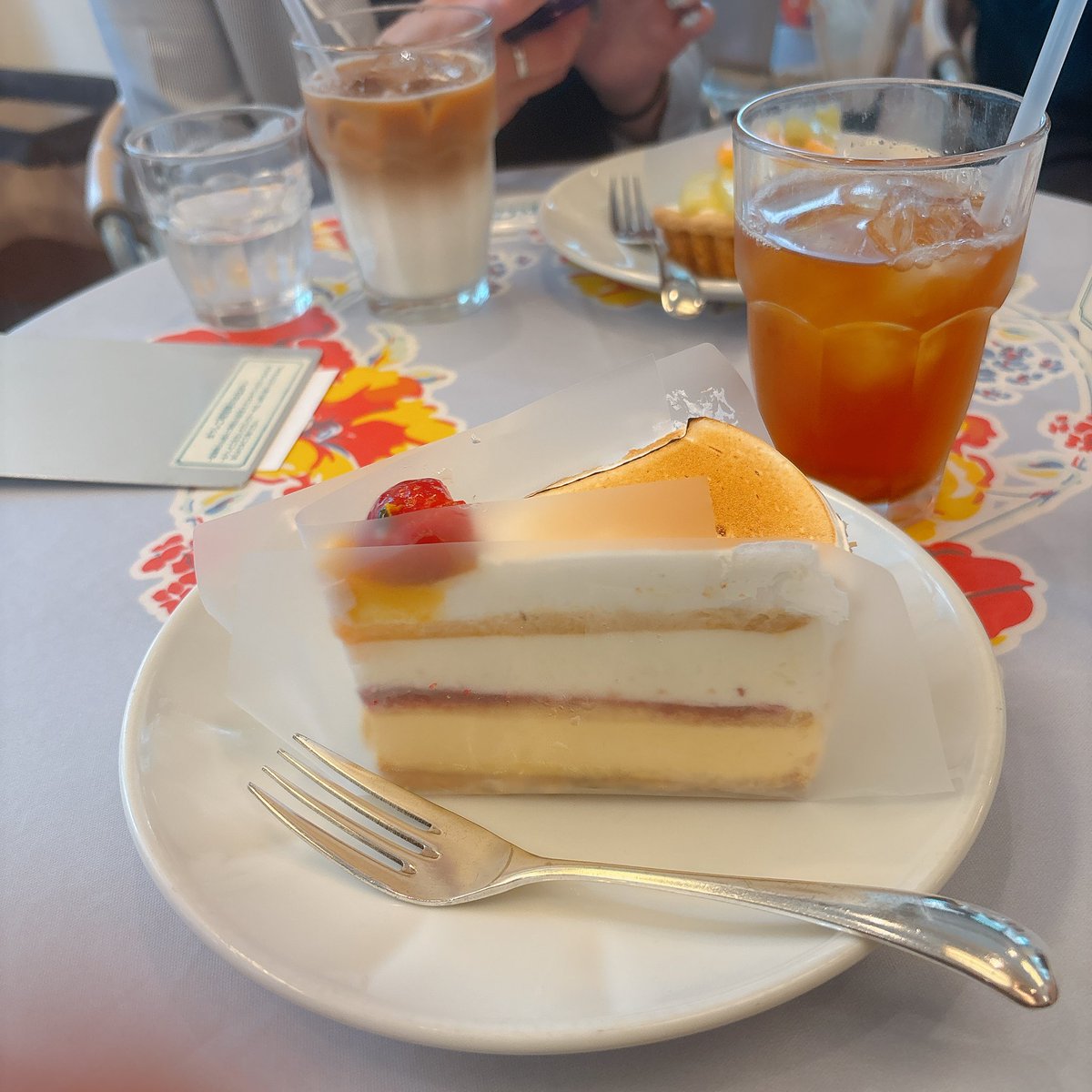 joinouraaka's tweet photo. ランチとデザート🍰

芹大好きだから、
ミナリサムギョプサルもそりゃ美味しい🤤

カンジャンセウも最高🦐🧄

肥えたので筋トレする！！🏃‍♀️🏋️ https://t.co/ow5oWGTbKK