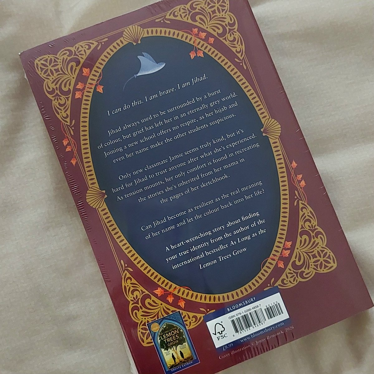 ddalgiiyaa's tweet photo. જ⁀➴ 📦  𝘽𝙤𝙤𝙠 𝙈𝙖𝙞𝙡 > ᴗ < 

buku cantik ini udah sampai rumah yippieee 🪼🫧 can't wait to read another Zoulfa Katouh book 💙 https://t.co/rftargFdi0