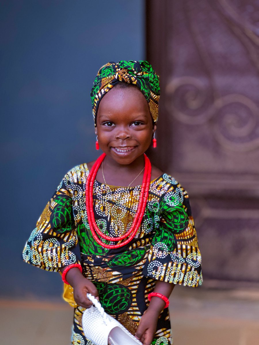 OluTife_Textile's tweet photo. It’s our cultural Day😍

Our stylist disappointed us—we were supposed to wear our Adire iro and buba. But thank God for Grandma, who came through with another alternative. We still showed up looking good, and we ate! 👌💯✅
 📷 @Ade_TheTeaM https://t.co/Cac0jfA6Q1