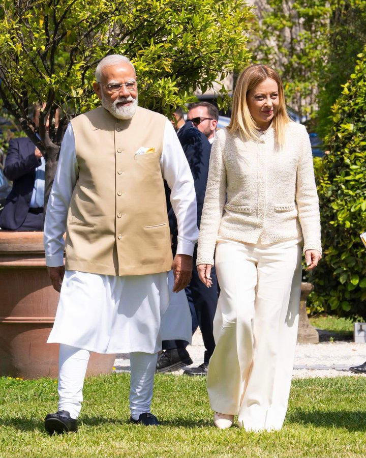 Veer_Sainik_K's tweet photo. Congratulations to @narendramodi who today becomes the longest-serving elected Prime Minister in the history of India. 

आज का भारत नई सोच, नई शक्ति और नए संकल्प के साथ आगे बढ़ रहा है। यह उपलब्धि 140 करोड़ भारतीयों के विश्वास, समर्थन और विकसित भारत के साझा सपने की जीत है। 

#52WeekBullRun
#LongestServingElectedPMModi
#realmeP4R
#Bharathiraja
#winXiaomi17T
सुष्मिता देव
Team Violet
Leica Authentic
Prime Minister
श्री नरेंद्र मोदी