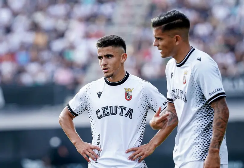 _RadioRO_'s tweet photo. NOTICIA.
El Real Oviedo está atento a la situación de Aisar Ahmed.

📝 Finalizó contrato en el Ceuta.
✈️ Su llegada está supeditada a la decisión de Lucas Ahijado.
👨🏼‍🦲 Hay que esperar a conocer la decisión de Calero.

Vía: @lanuevaespana https://t.co/LAv7xeHht0