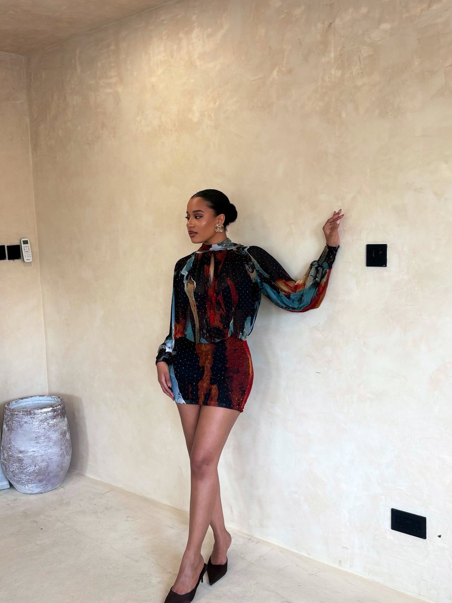 bfitsng_'s tweet photo. Warning: our new drop may cause excessive compliments, mirror selfies, and “where did you get that?” DMs. STAY TUNED! https://t.co/sAB0F1hyM9