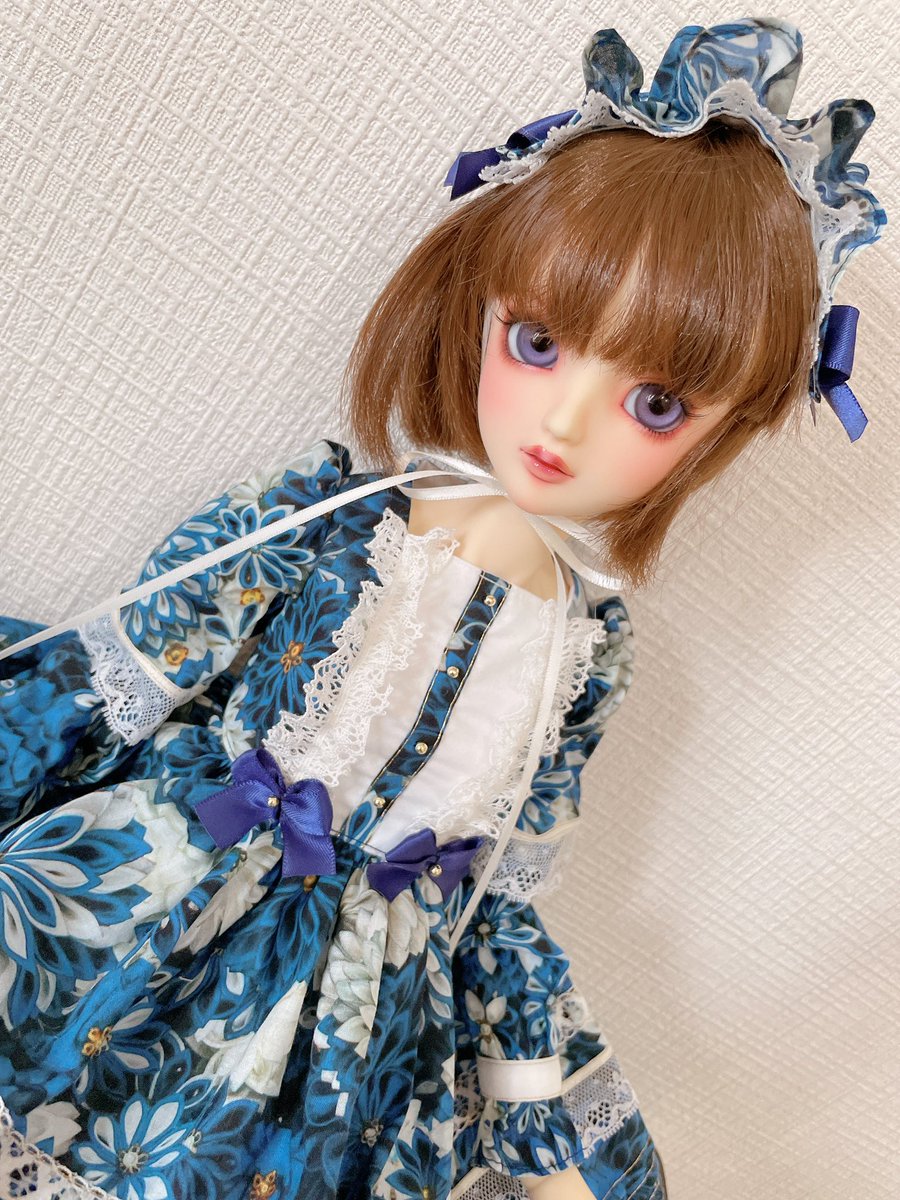 cello_doll's tweet photo. すみかのワンオフー！多分今回も着用して頂いてます☺️

実は生地の柄は和風で、ちょっと珍しい雰囲気のお洋服になってます👍

お近くのすみかにお邪魔した際には、ぜひぜひドールと一緒にドレスも注目して頂けましたら嬉しいです✨

素敵なご縁に恵まれますように…💕 https://t.co/2j2QA53e1m