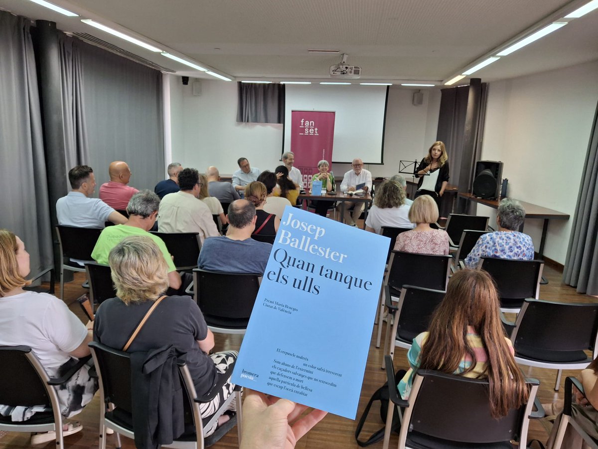 josepballesterr's tweet photo. Vull donar les gràcies
a totes les amigues i amics
que ahir em vau
acompanyar

En especial
per les paraules de @AdaPavia, @ToniCucarella, @manologild i @susannalliberos

I l'acollida de @fan_set_ https://t.co/1Hf59YO7n9