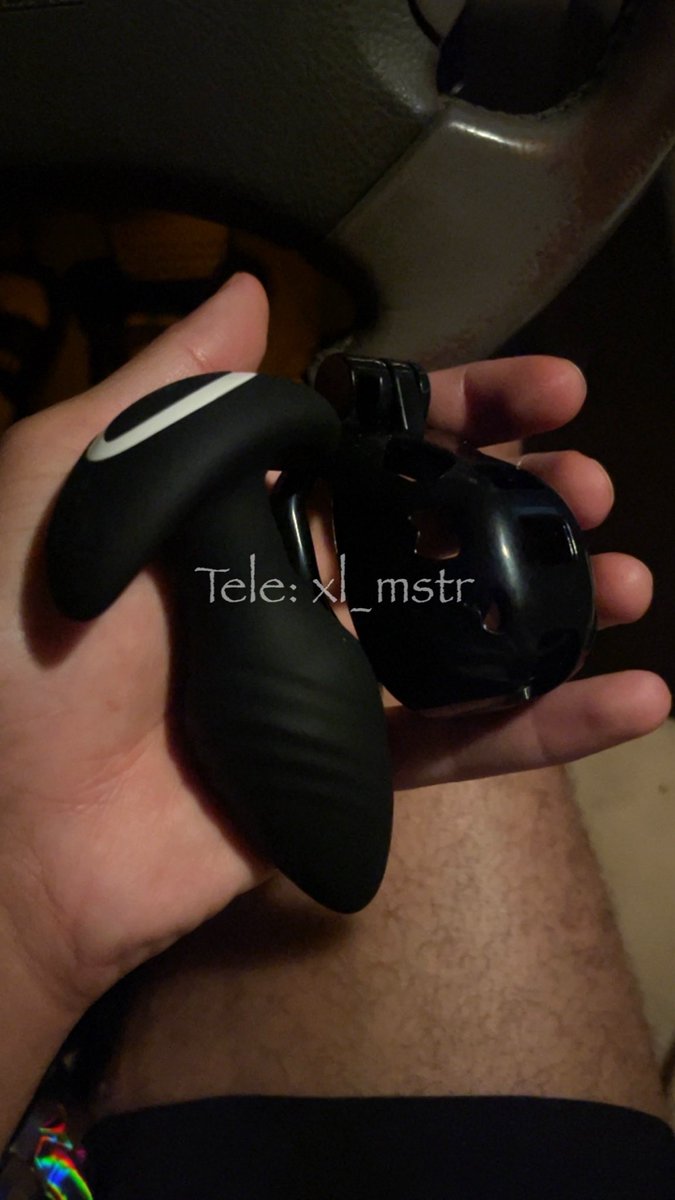 Xl_mstrrr's tweet photo. New cage new plug for my new boy waitttttt for it 😈😏🔐 https://t.co/Jjl3papB9a