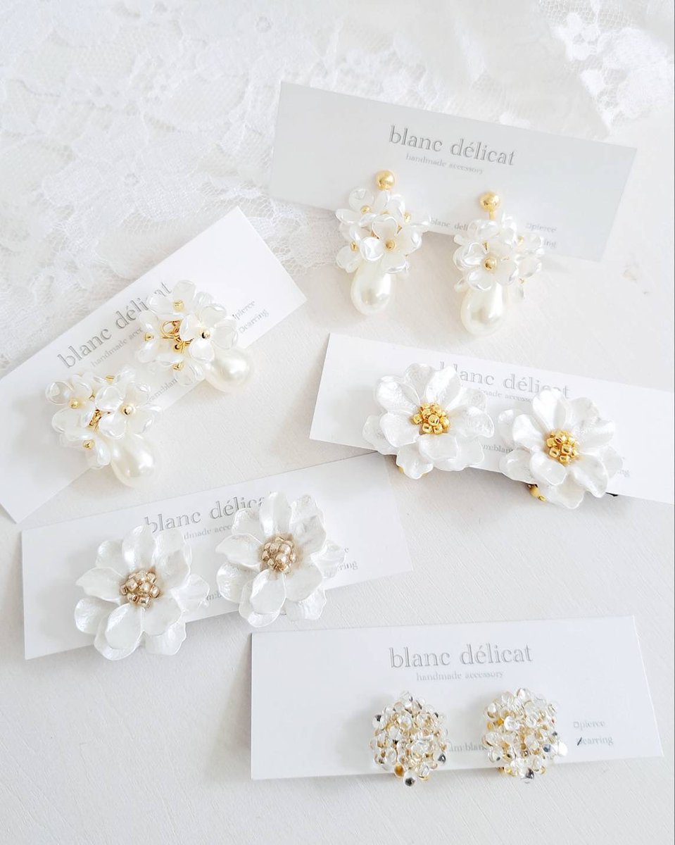 hakomittsu's tweet photo. 【森ノ宮店】

blanc delicatさん

ホワイトやゴールドフラワーのロングピアスや、華やかなフラワーボンボンのピアス。

ホワイトフラワーの耳飾りはシルバー・ゴールドのデザインがございます。パールの耳飾りや、小さなシェルハートも控えめで素敵です✨

🌟通販はDMへ
#hakococo通販 
#はこみっつ https://t.co/K2vD7A1wFc