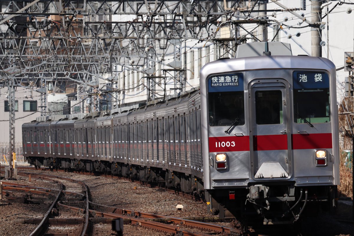 tokyu_5151f's tweet photo. 昭和後期に作られた車両によく見られるビルゲート車体の電車。平成には多くの鉄道会社で見られましたが、現在その数はどんどん減っていくばかり。これらももうすぐ昔のこととなってしまうのでしょうか。 https://t.co/5KBOL9YBvw