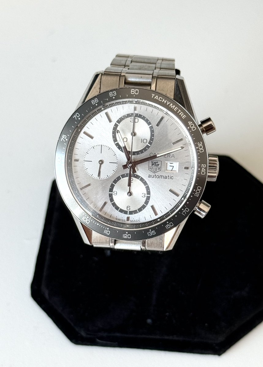 Watchalezsp's tweet photo. Un clásico de la marca, este Tag Heuer Carrera cv2011 con caja y tarjeta puede ser tuyo por tan solo 1350€ https://t.co/9YpdzOcBM9