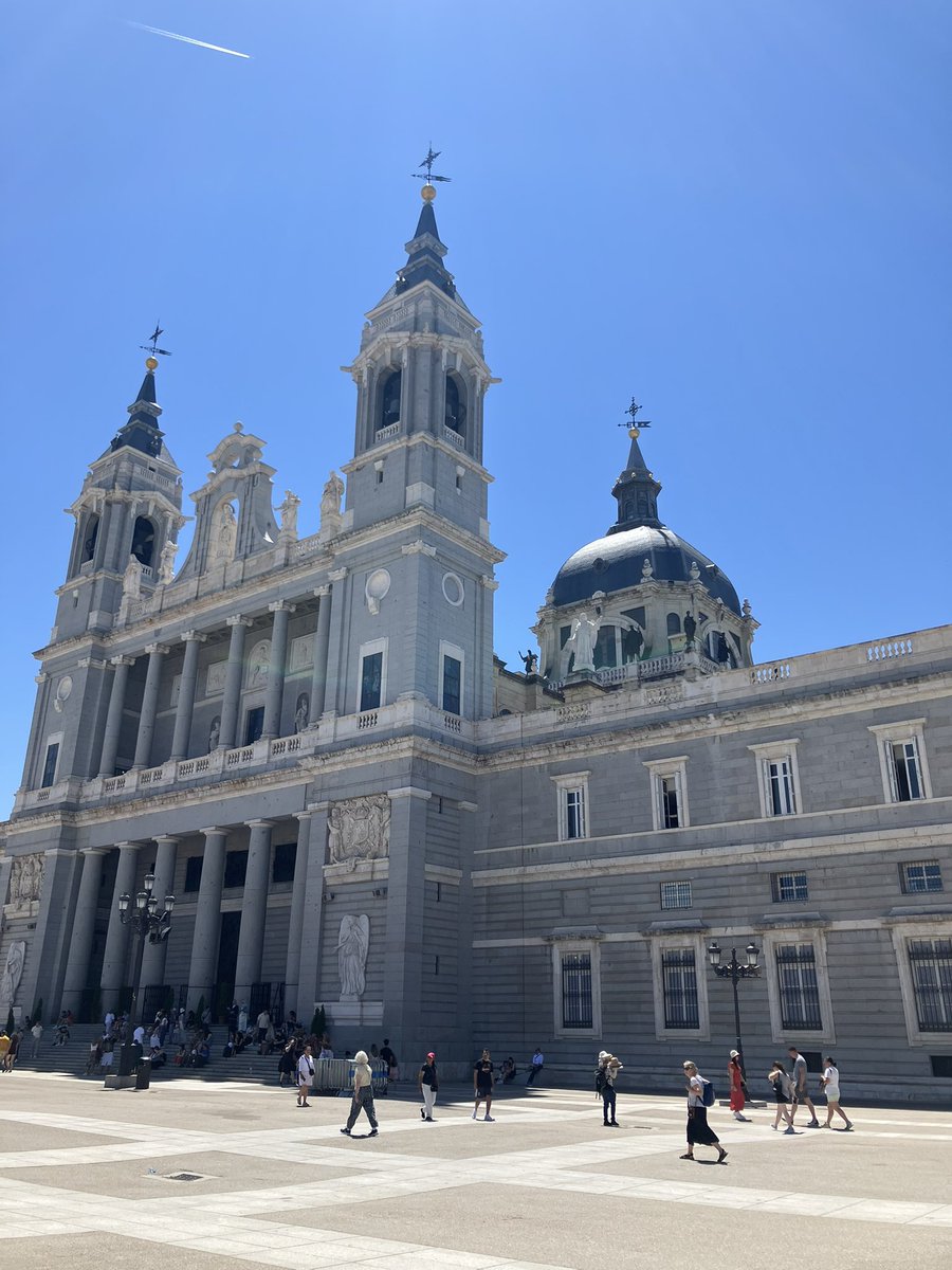 JJDLCFC's tweet photo. Just a few cathedrals in and around Madrid https://t.co/MTSDY11dHl