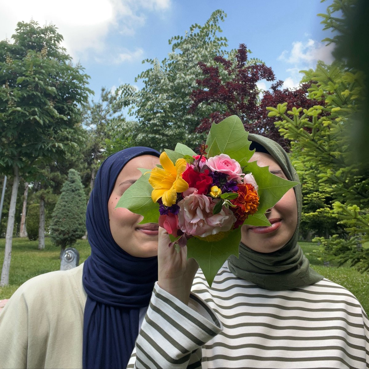 _halide_e's tweet photo. 🌞🌸🍄🪻💐sevgiliyle yapılacak bütün aktiviteleri seninle tüketirkene🌞🌸💐🌼☀️ https://t.co/v0drirKbsJ