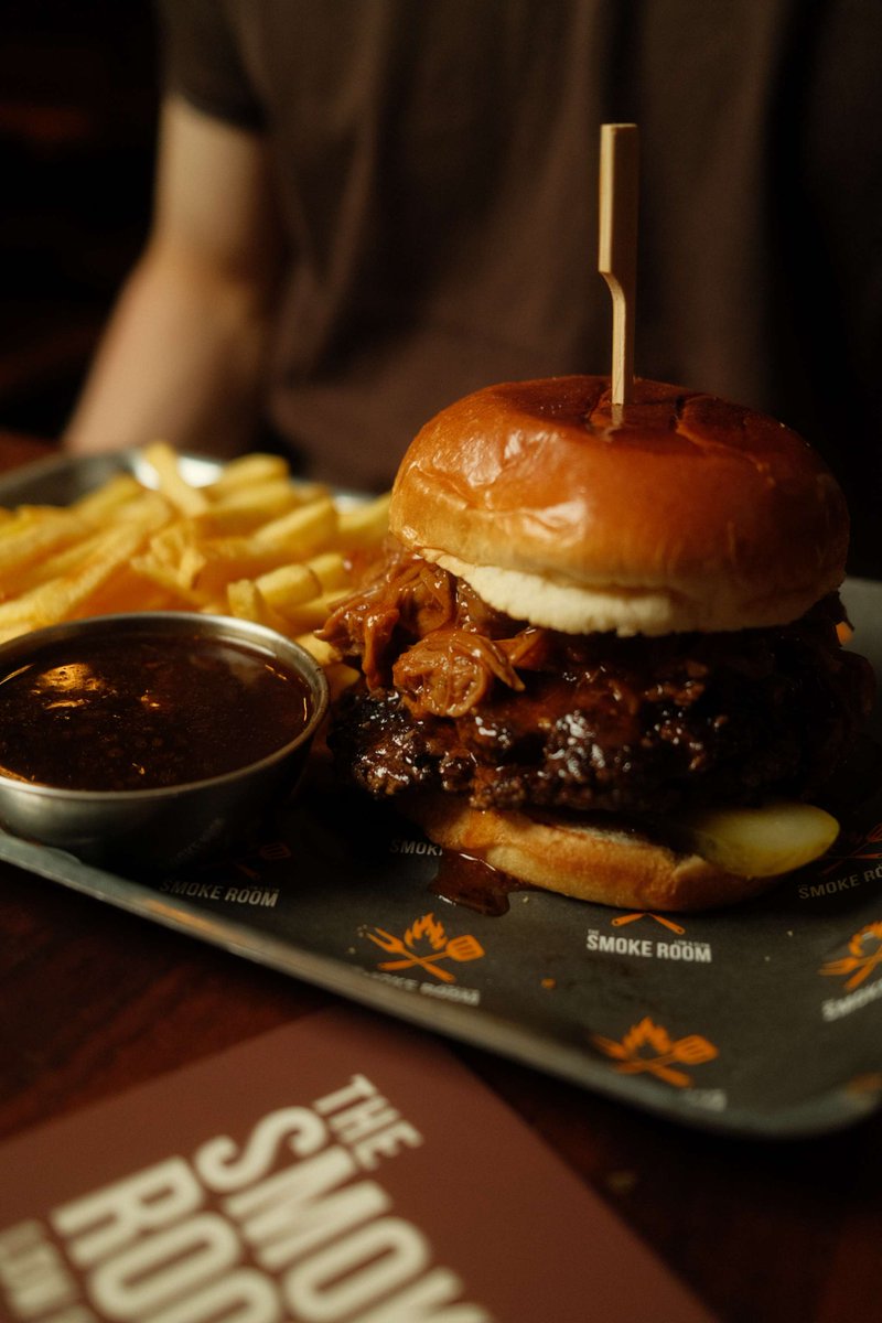 FruitMarketHull's tweet photo. 🔥 Craving bold flavours?
Who doesn’t love tasty burgers, loaded BBQ trays, and so much more? 🍔🍖😮‍💨

Swing by Smoke Room for smoky favourites and food worth talking about. Grab your crew and come hungry 👊🔥

#FruitMarket #FruitMarketHull https://t.co/v5gi2rw4ww