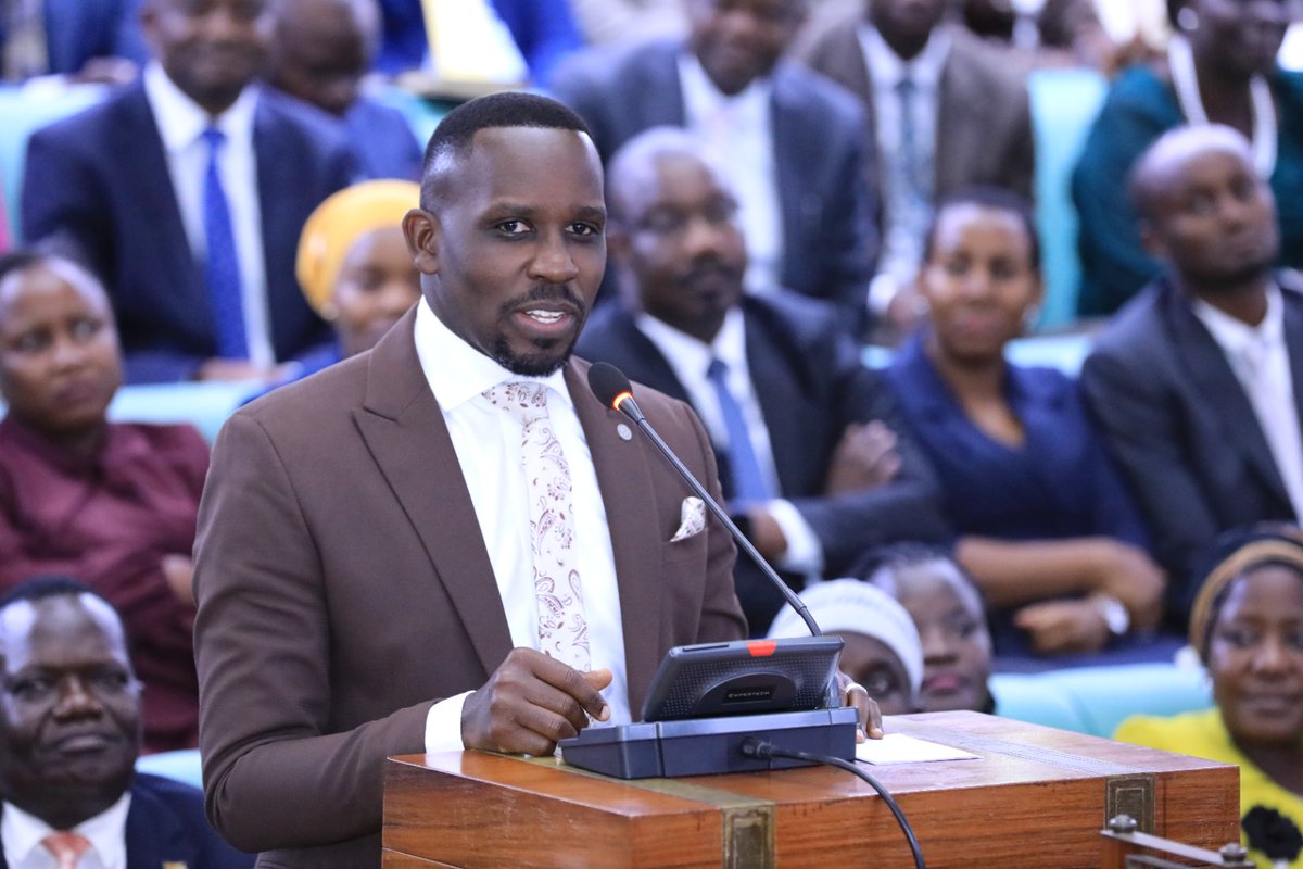 Parliament_Ug's tweet photo. Leader of Opposition, Hon. @JoelSsenyonyi proposes that the money saved from public holiday functions be channeled to medical interns. #PlenaryUg https://t.co/DkmNVRBBgi