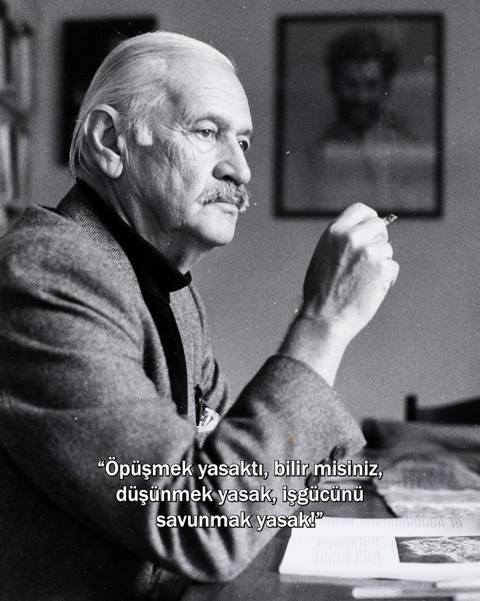 PeraMuzesi's tweet photo. Bugün, Türk şiirinin büyük ustalarından Oktay Rifat’ı doğum gününde anıyoruz.

Samih Rifat’ın objektifinden yansıyan bu kare, Oktay Rifat’ın yaşamından bir anı günümüze taşıyor.

Fotoğraf, Pera Müzesi’nde gerçekleşen “Samih Rifat: Çok İş Var Yapacak” sergisinde yer alıyordu. https://t.co/ln5VbD7QS7