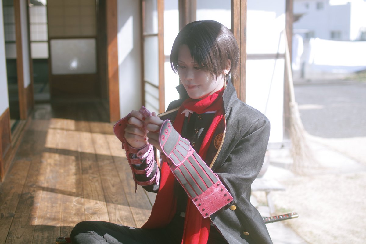 yunementai's tweet photo. cosplay / 刀剣 ⚠︎創作審神者⚠︎刀さに
No.85 : @kntomuats 
Photo : @mtu413

「どっちがいい？ まだ政府から貰ったのと、景趣のおまけしかないんだけど、最初に加州が選んでいいよ。」 https://t.co/CdIcAWUwPM