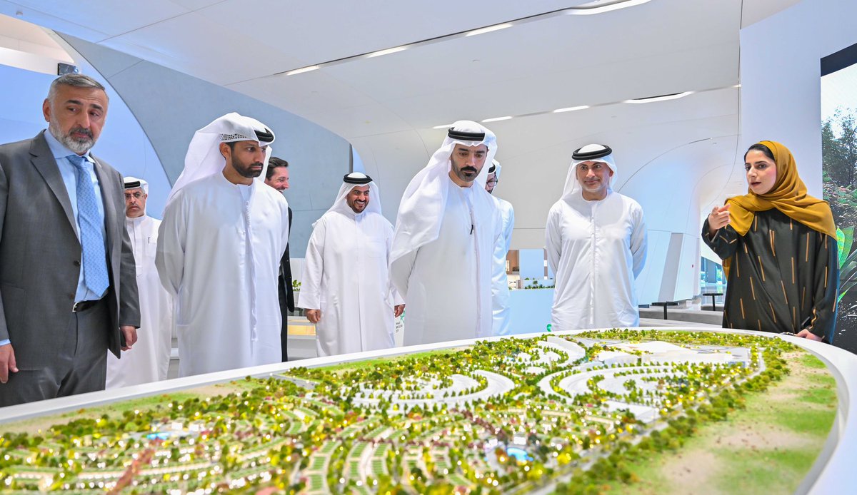 AjmanMedia's tweet photo. A delegation from the Ajman Government’s Strategic Knowledge Program visited BEEAH as part of the program’s field visits aimed at enriching the knowledge of government leaders and exposing them to leading national experiences across key development and strategic sectors.

@ajman_ec @beeahgroup