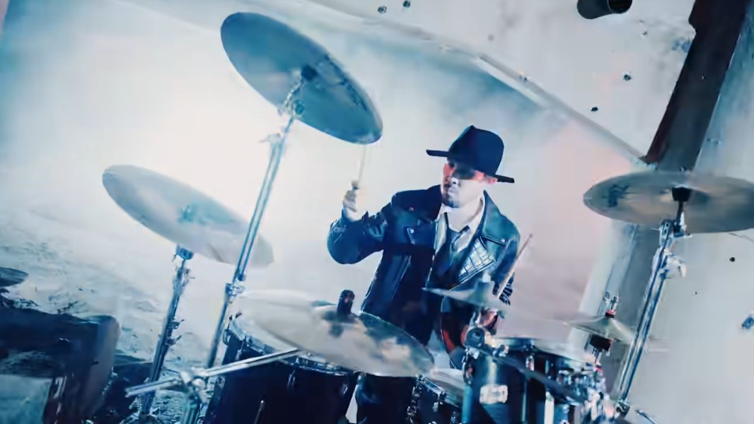 tomtom_drm's tweet photo. #ビーバークライマックス
藤原さん
🥁🥁🥁 
！シンバルがよく見えるやつ📸︎ ︎💫！
#SUPERBEAVER   #クライマックス https://t.co/AidXmpCWbi