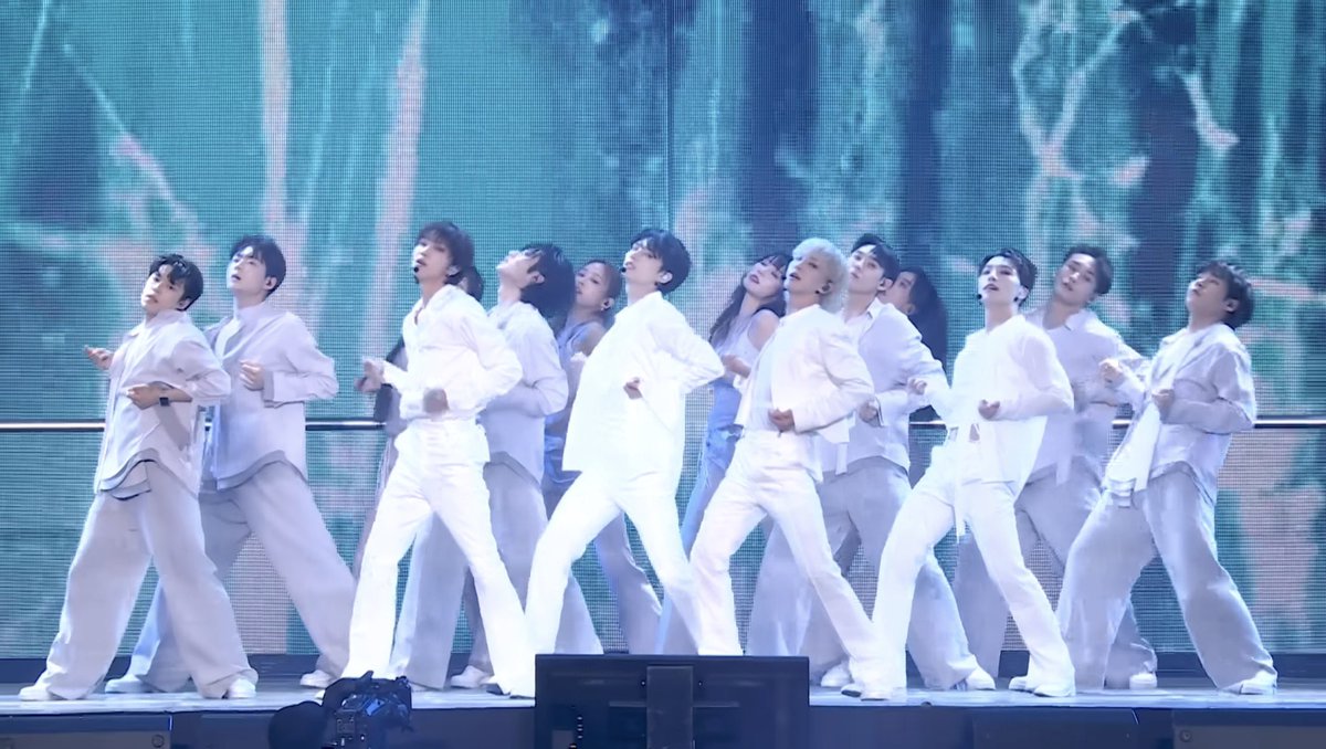 flamehanie's tweet photo. SEVENTEEN’S 11TH ANNIVERSARY CAKE HAS ALL 13 MEMBERS IN THEIR UNIT PERFORMANCE OUTFITS FROM FOLLOW AGAIN TO SEOUL T^T💘 (+ BONGBONGIE BETWEEN PFU &amp; VCU ㅋㅋ) https://t.co/u6qbiabiOL