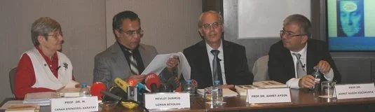 drahmetrasim's tweet photo. Halkın teveccüh ve mazhâriyeti bize yeter. Maksadımız vatandaşa doğru bildiklerimizi aktarmaktan ibarettir.
Kolesterol konusunda Biyolog Mevlüt Durmuş' u da rahmetle yâd ediyorum.
*Resim 15 sene evvelki basın toplantımıza aittir. https://t.co/dIa3EnADpJ