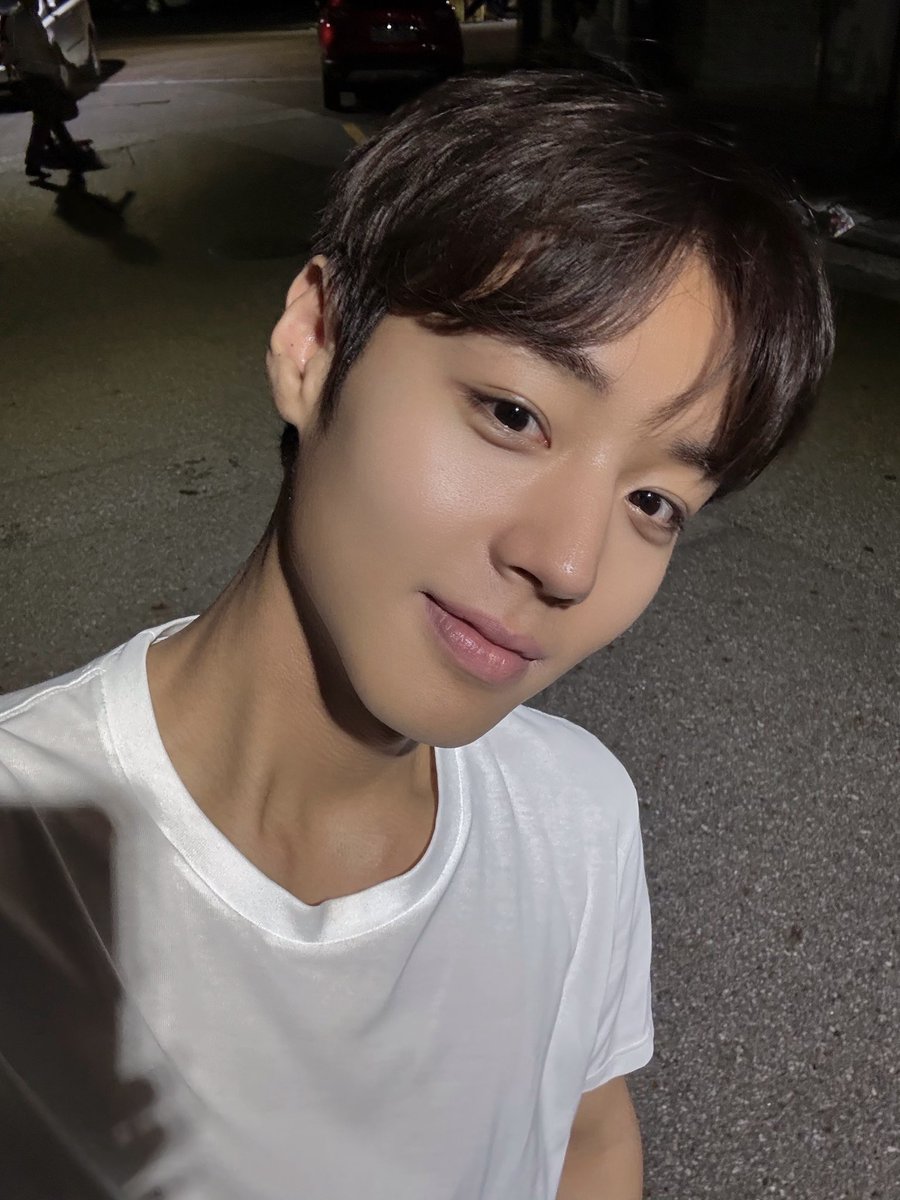 zihunooi's tweet photo. 박지훈 얼짱각도 https://t.co/4QiqH5Jbpr