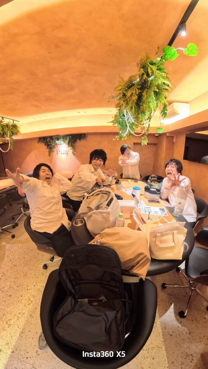 pelestation's tweet photo. 【告知📣】
①映画カイジの新作発表されたぁぁぁ‼️

そんな日に…

②今夜7時からテレ朝
『サンドの世界笑劇映像社』
③今夜11時から⭐️
FM世田谷より
ペレ草田のRADIO!✖️3
ラジオは無料アプリが便利🆓
https://t.co/LsrCPPFYCL
ネットで聴くなら
↓
https://t.co/V5fYbmBvTc

#ペレラジ
#藤原竜也軍団 https://t.co/IctJDD9a2I