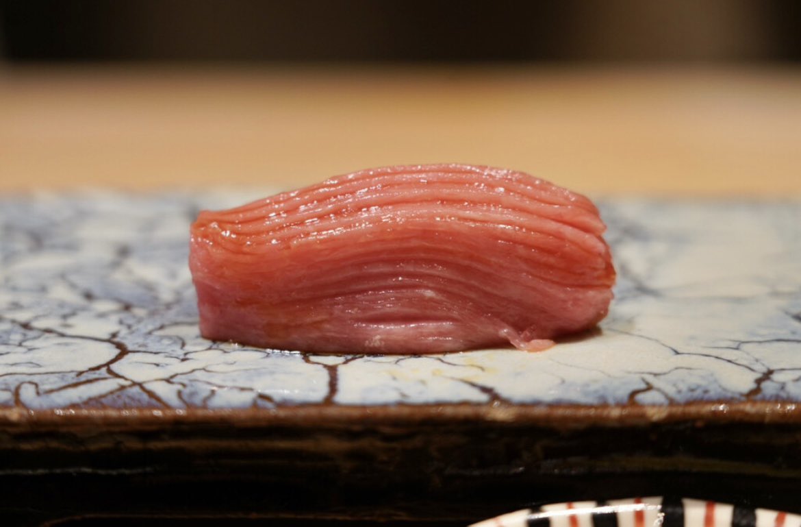 toro_minato's tweet photo. 美味すぎて寿司の概念変わるから人生で一回は行ってほしいのは

『鮓　ふじなが』 https://t.co/V9ce4EphJq