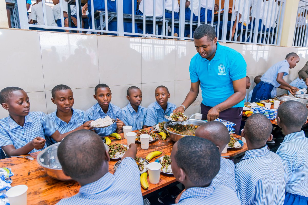 Rwanda_Edu tweet picture