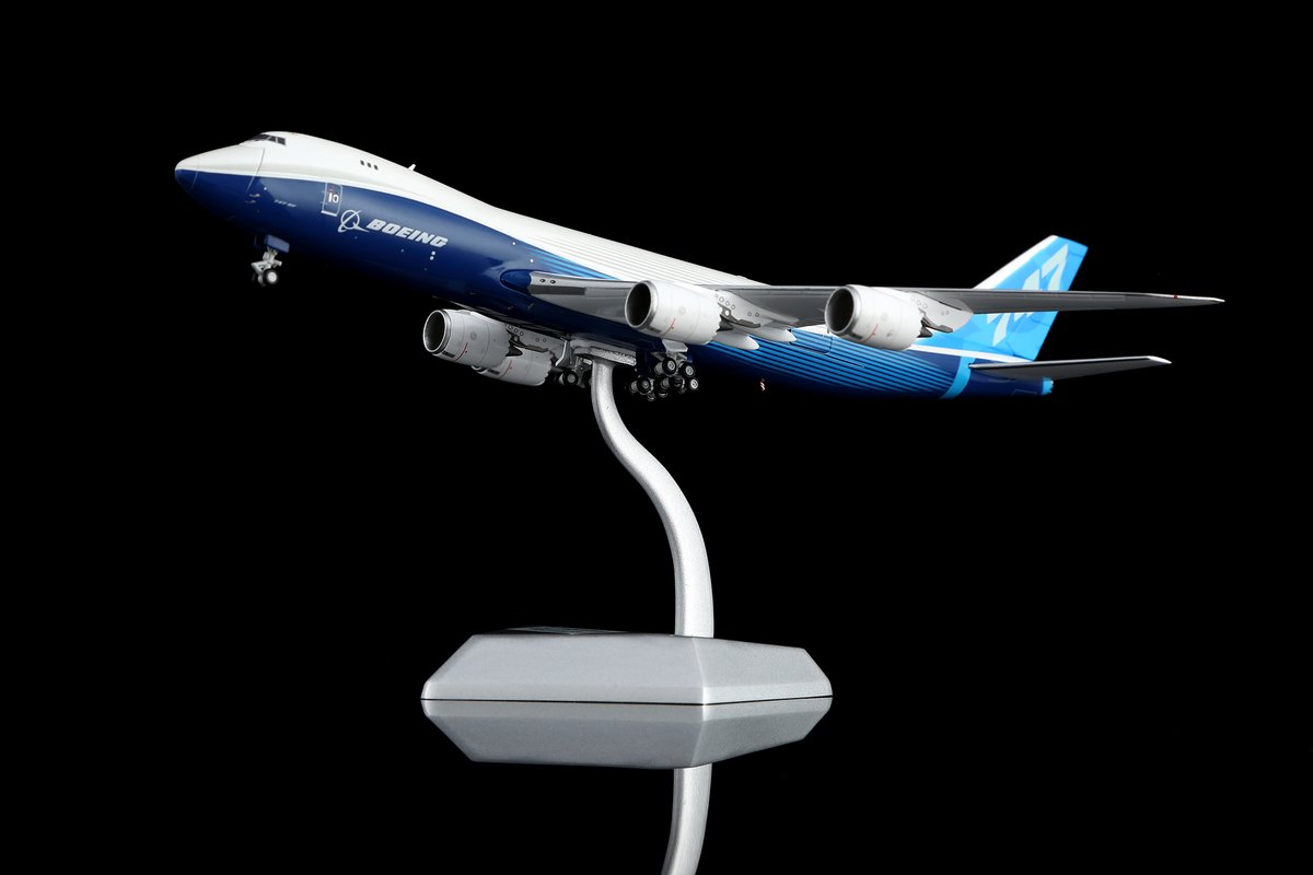 本日のおすすめ 【お取り寄せ商品】1/400 747-8F ボーイング社「ハウス
