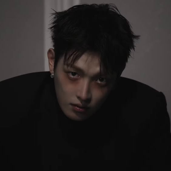 renbutsalty's tweet photo. a hngsng drabble —

— in which ys discovers an ancient book that once belonged to his late grandmother, and accidentally chains himself to a noisy 𝐒uccubus named hj. https://t.co/6Jb79FEYAa