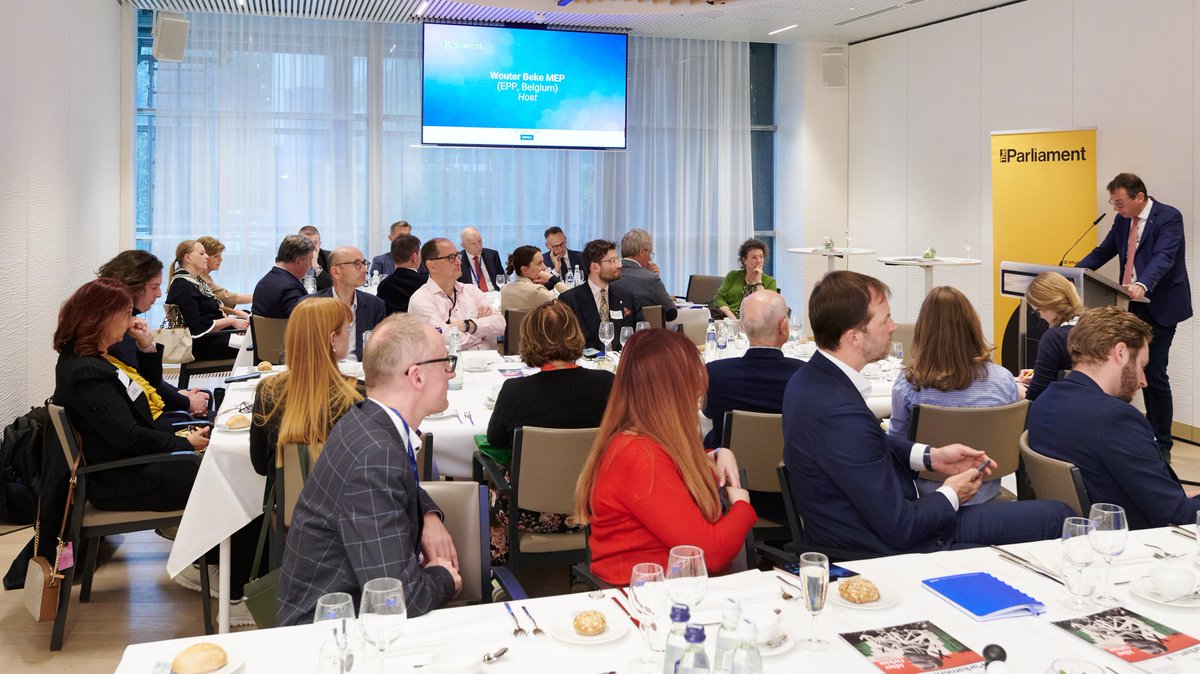 Parlimag's tweet photo. Why do Europe's most promising biotech talents keep leaving for better funding elsewhere? With US health-biotech attracting 9x more capital than Europe, anchoring innovation at home has never been more urgent, speakers said at HIPRA’s event. Partner content