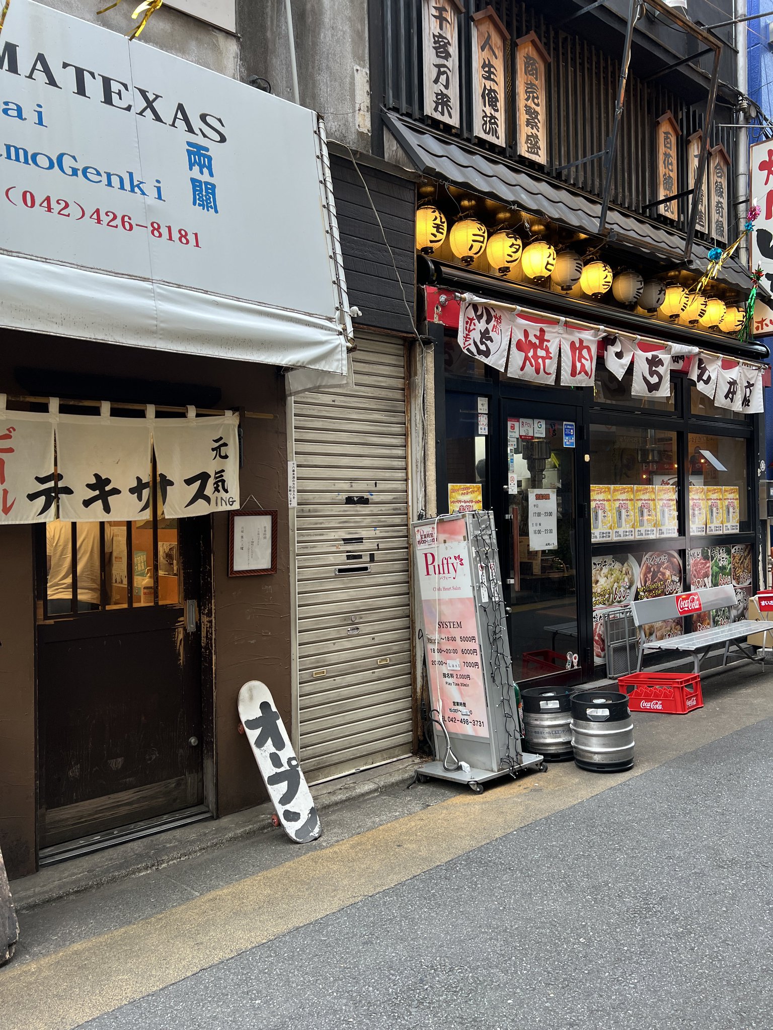 調布駅で一万円企画をやろうとしたら、 調布で唯一のピ〇サロが営業してなかった。 調べてみたらホームページも消えていて、 掲示板に「潰れた」と書いてあった。 また一万円以内で行けるお店がなくなってしまった https://t.co/4A1Dqw2VD5