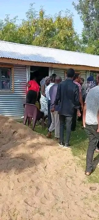 DholuoSpaces's tweet photo. Japuonjre moro manie ike mar adek e tat somo ma Tom Mboya University, oyudi ka okawo ngimane owuon kokalo kuom dere gi tol e ot mar apanga, kamoro ni  Arujo location, e kar chung' od bura ma Homa Bay town. Nyakasani pokoyangore gima omiyo okao ngimane oko. Bende ne ok oweyo chien andika moro amora.