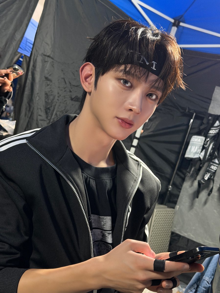 AND2BLEFBJP's tweet photo. ［🐿️📱］Weverse Update - 260610

キュリアス音楽番組の裏側📸

🔗https://t.co/SstvqZnHwQ

Weverseでのいいねとコメントを忘れずにお願いいたします🐿️💭

#YOOSEUNGEON #유승언 #ユスンオン #刘昇彦 #AND2BLE #앤더블 #アンダブル https://t.co/8eUjGje2tC