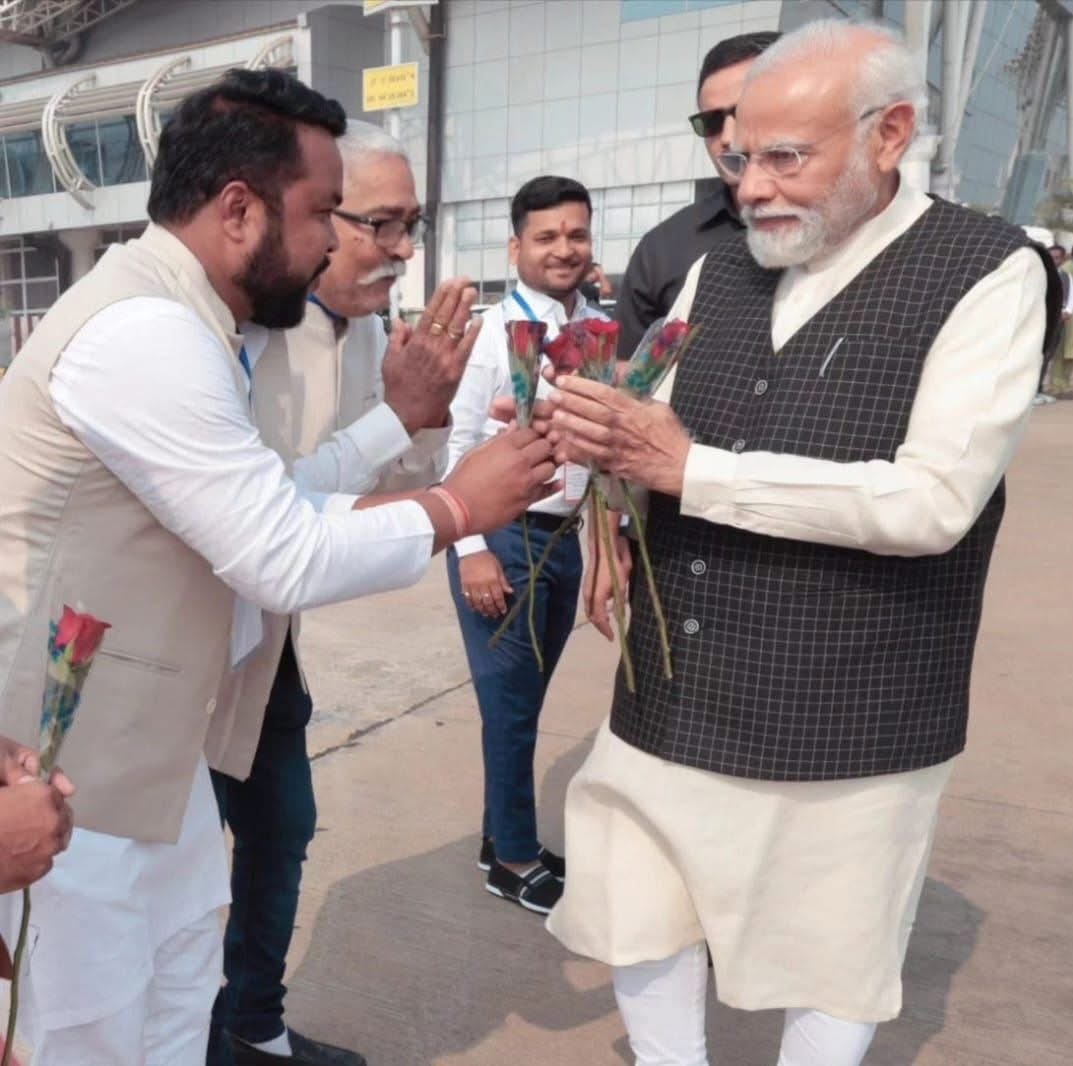 vasusharma08071's tweet photo. जनविश्वास से परिपूर्ण 4399 दिनों की निरंतर राष्ट्रसेवा का कीर्तिमान।
भारत के सबसे लंबे समय तक निर्वाचित प्रधानमंत्री रहने का गौरव प्राप्त करने पर यशस्वी प्रधानमंत्री श्री नरेंद्र मोदी जी को हार्दिक बधाई एवं शुभकामनाएं।@narendramodi 

#LongestServingElectedPMModi 
#12YearsOfSeva https://t.co/qm8wBJjUDF